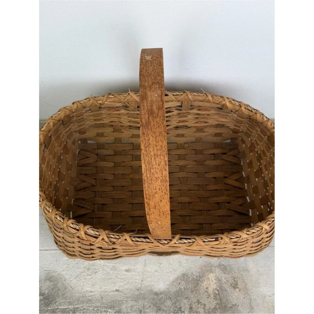 Vintage 1970-1980’s Woven Rustic Wicker Market Basket Large Oval Single Handle